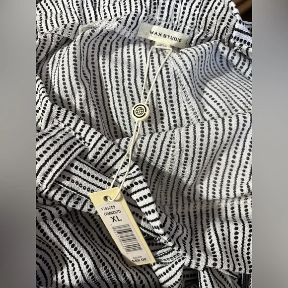 Max Studio Paperback Mini Shorts - Picture 3 of 3